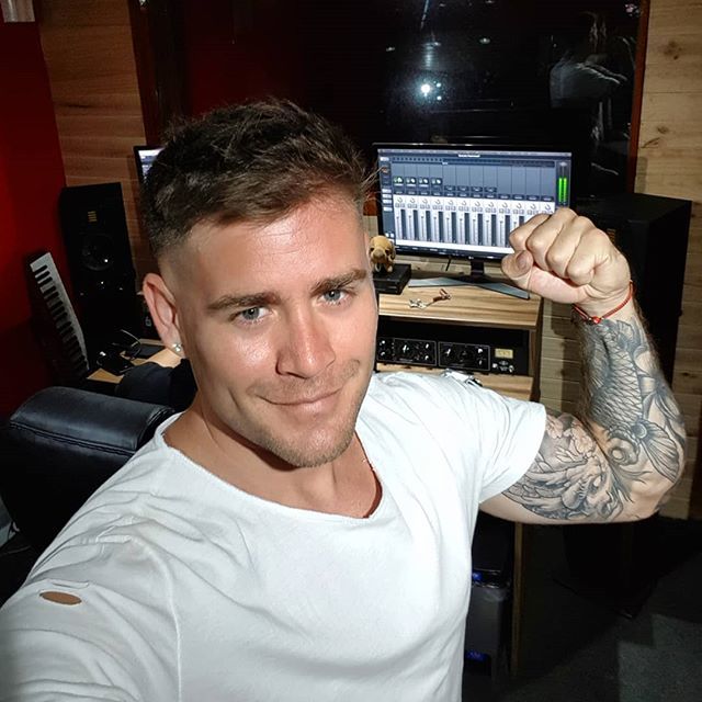 PanchitoR_'s tweet photo. Siempre he pensado que al final, el esfuerzo y la disciplina vale más que el talento... No dejes que nada te detenga y ve sin miedo en busca de tus sueños!! #ConFé #SiemprePositivo #Rola #RolaBaby #PeruMagico #SeVieneUFF 💪🏻👊🏻😈 https://t.co/jPfIPDUF5d https://t.co/i5vmZKphP9