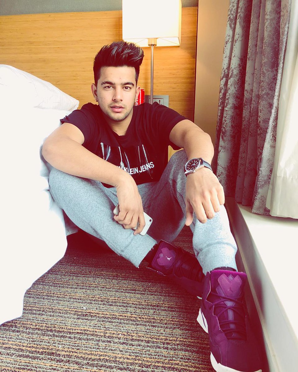 imjassmanak's tweet photo. oh Munda Manaka da jatt nu v kehn patlo 🔥 https://t.co/DSpnJC8Ajg
