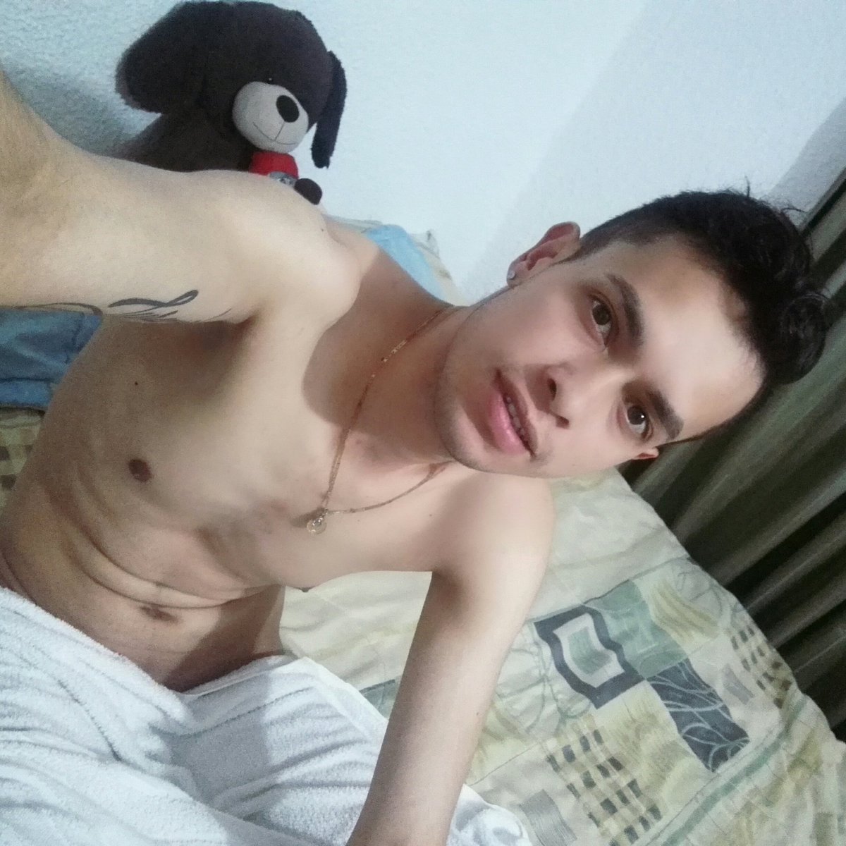 Andresito243's tweet photo. #NuevaFotoDePerfil https://t.co/ZRl4wqwbFE