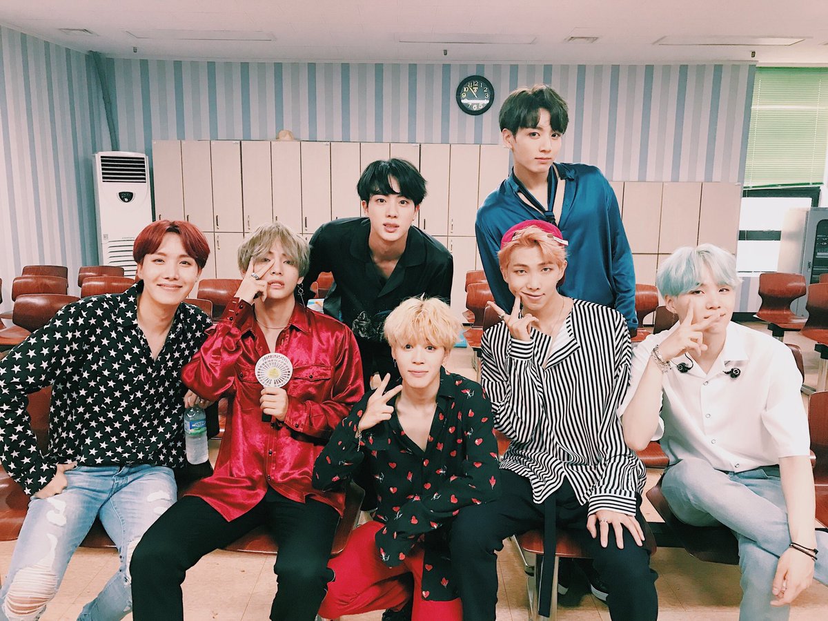 dearlytaeh's tweet photo. dna era appreciation post 💛 https://t.co/xbvXkREQoJ