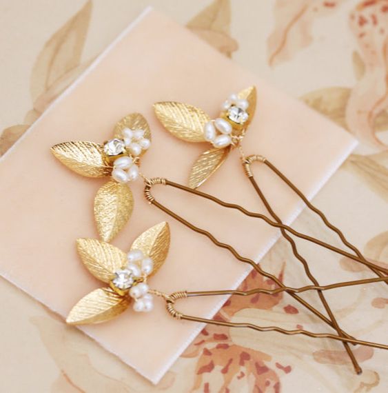 WeddingDresswe's tweet photo. @WeddingDresswe Choosing the right accessory can match the wedding dress with a wonderful feeling.🤩🤩
https://t.co/lFon4xpSEm https://t.co/rgTDFiIYAF