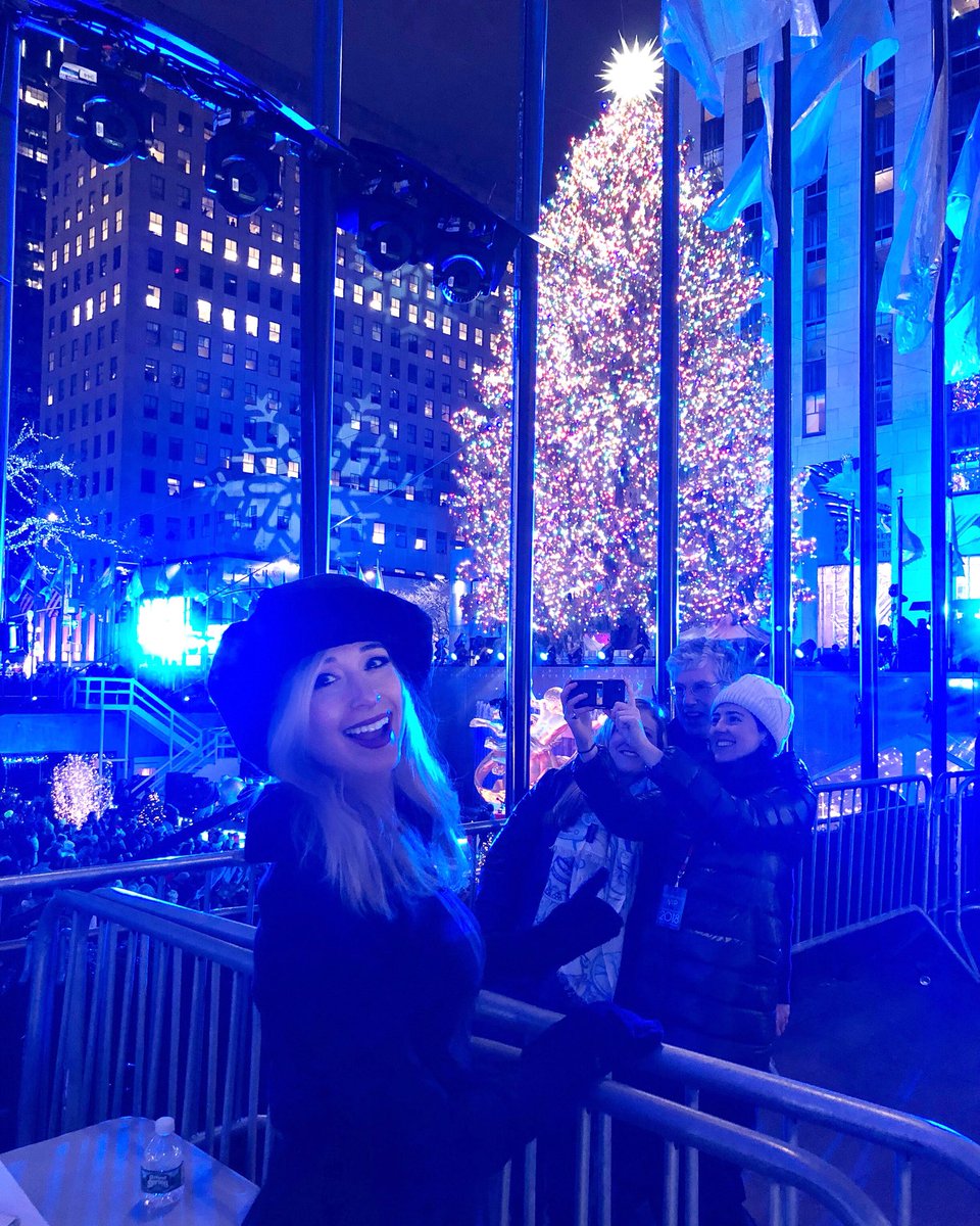 TheLexiCiccone's tweet image. As the kids say, my night was lit! In my element. #RockefellerCenterTreeLighting