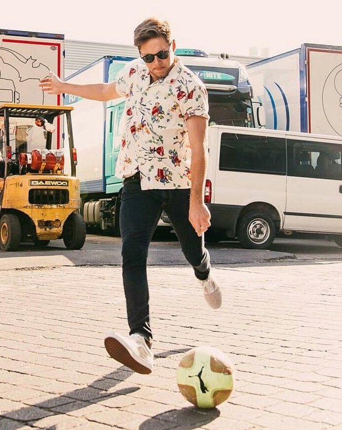 finallyfrcc's tweet image. Those who are left-footed and defend together, stay together ⚽️😛