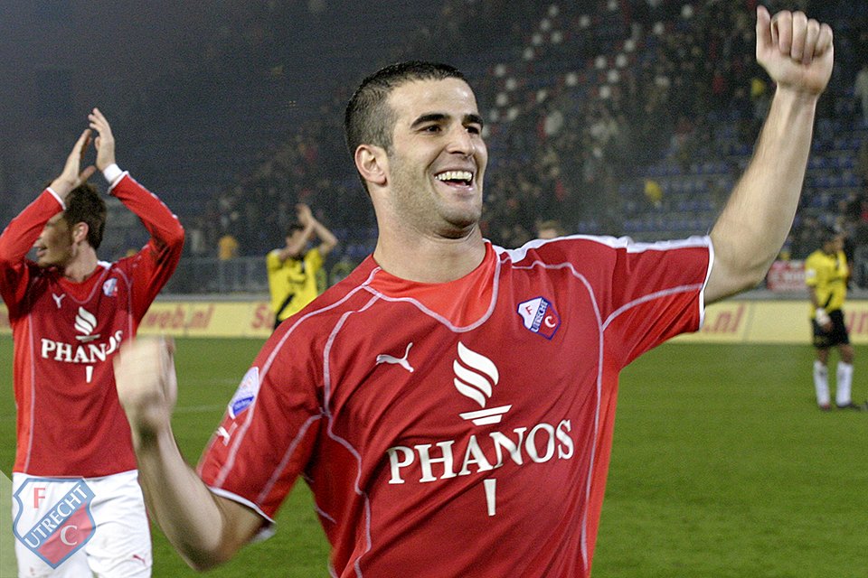 fcutrecht's tweet photo. 😥 Vandaag exact 13 jaar geleden. Nederland ontwaakt met het nieuws dat David di Tommaso compleet onverwacht is overleden. David di Tommaso: Voor altijd nummer 4. #fcutrecht #DiTommaso https://t.co/J1HjUkT9Od
