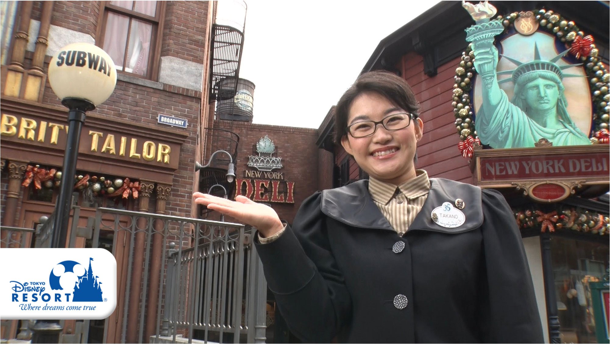 Twitter 上的 東京ディズニーリゾートpr 公式 Disney Cast Stories キャストが語る 東京ディズニーリゾート No 11 東京ディズニーリゾート35周年 を記念して キャストの目線でパークの魅力をお伝えする キャストブログ 今回は おいしさの魔法