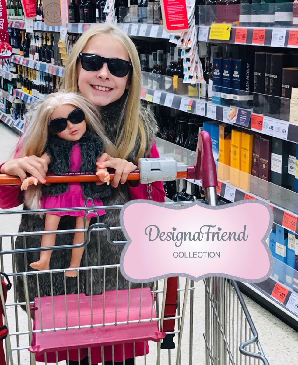 Out shopping with my best friend Lola from @designafriendofficial She is the best friend I could ask for. #designafriend #designafriendcollection #newdoll #bff #bffdoll #luppg #luppgsquad #louisesunicornpowerpuffgirl #shopping #instagramkids