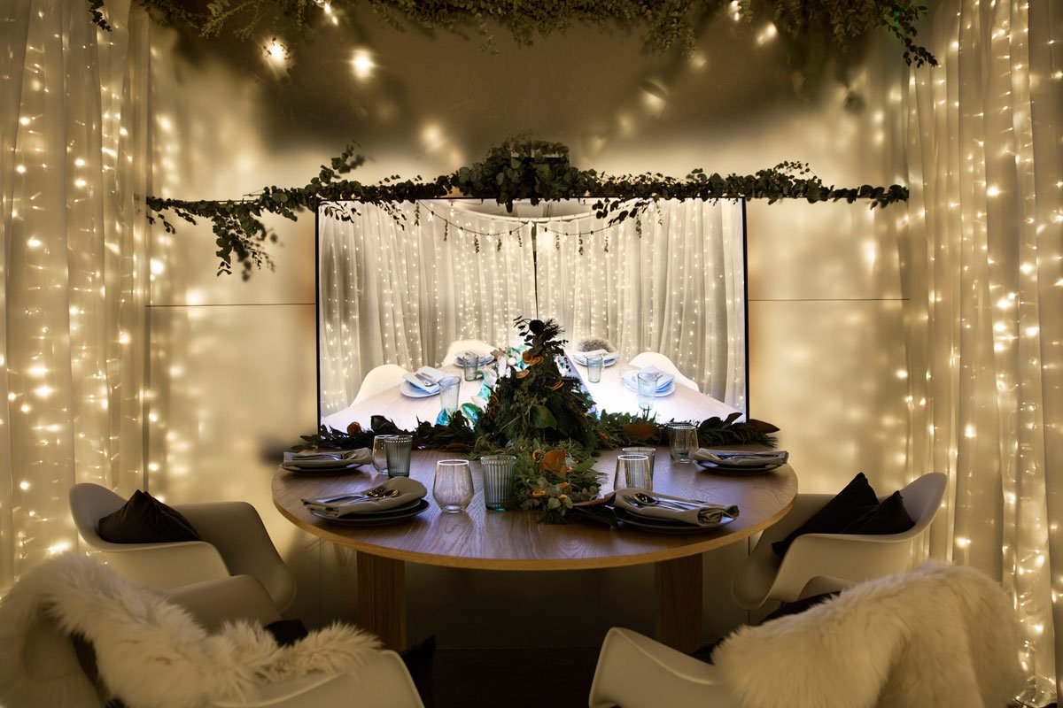 marcommnews's tweet photo. .@BoysandGirlsLtd, @ThreeIreland & @samsungireland Bring Loved Ones Together this #Christmas with First Ever #ConnectedRestaurant https://t.co/Wz8t2RYFsV @UNIT9 #digital #marketing #mobile #technology #experiential #food #beverage https://t.co/vZYMsYEMvX