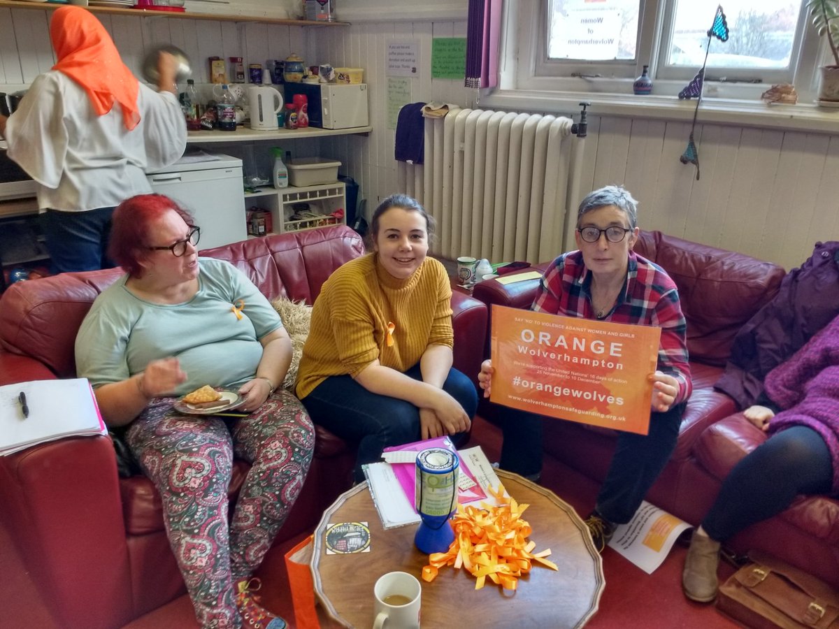 #OrangeWolves with Lucy from <a href="/TheHavenWton/">The Haven Wolverhampton</a> nail transfers