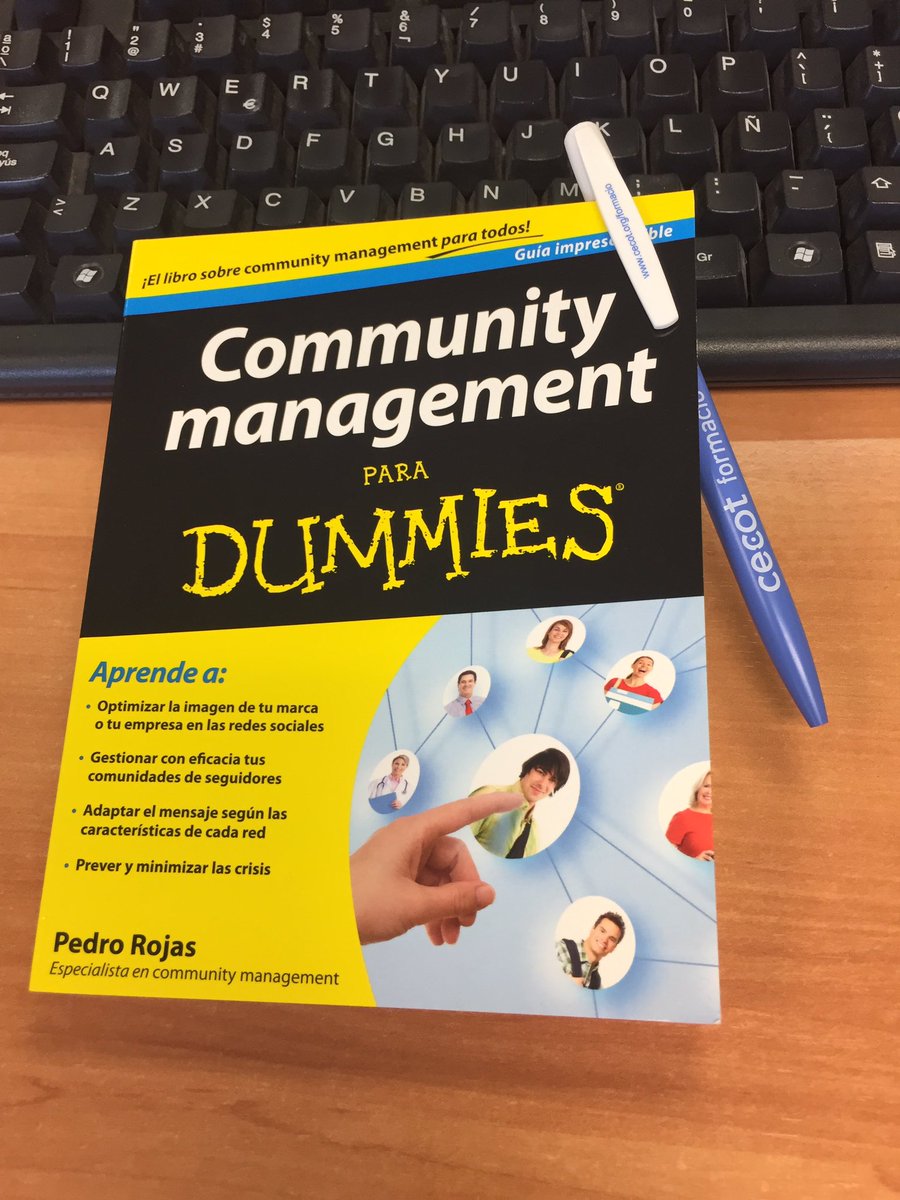 Ana_Madrazo's tweet photo. Gracias @alixmaravillas por este fantástico curso de #RedesSociales y a @cecotformacio por este libro para no olvidar todos los trucos. Lo que hay que hacer para #SerVisible 😅#visibilidadenredes #sinotevennoexistes #ComunityManager #Cecot https://t.co/DlJmQn2uL9