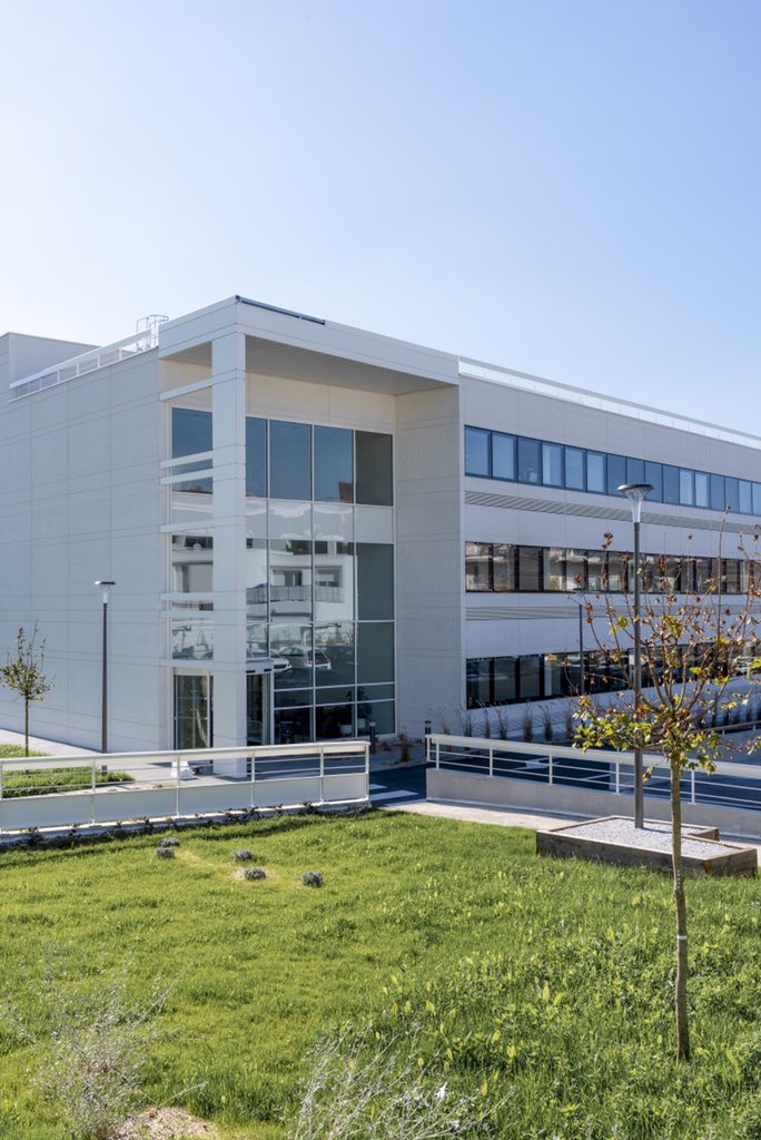 Très heureux d'inaugurer B-Park à Balma, qui accueille d'ores et déjà les équipes de <a href="/GEOSYS/">Geoffrey Thomas</a> ✨ Nous avons pensé B-Park pour maximiser le bien-être et la performance des collaborateurs, dans un environnement végétal remarquable et un quartier stimulant. #biophilie <a href="/VilleBalma/">Ville de Balma</a>