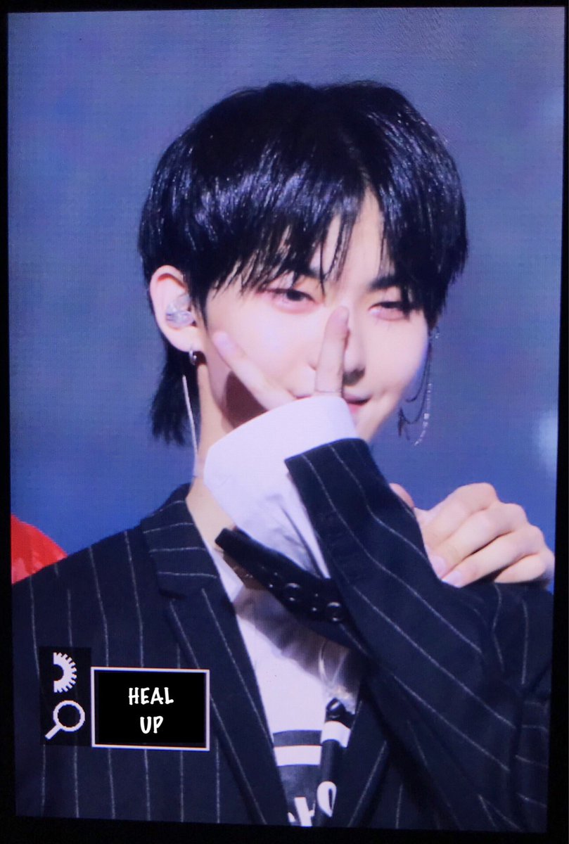 Healup_Hwall's tweet photo. 181129 컴백쇼케이스

#THEBOYZ #더보이즈 #HWALL #활 #허현준 #No_Air https://t.co/q48eVw5Mc7