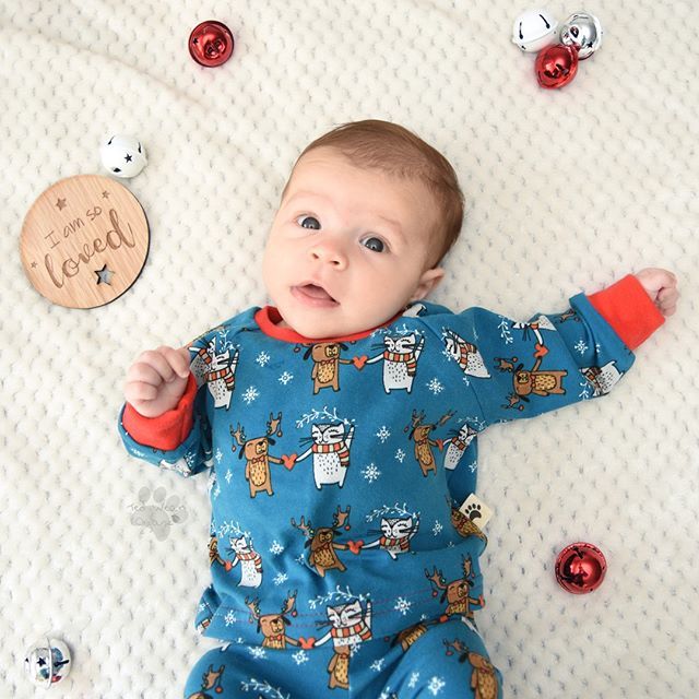 L I T T L E N U T 
The newest member of the T.W.O. family is our little nut and she is so SO loved. 
#tedwearsorganic #3monthsold #myhappycapture #cameramama #momswithcamera #organicbabyclothes #handmadewadrobe #organicfabric #gotsjersey #candycanehat #n… ift.tt/2TXhj5V
