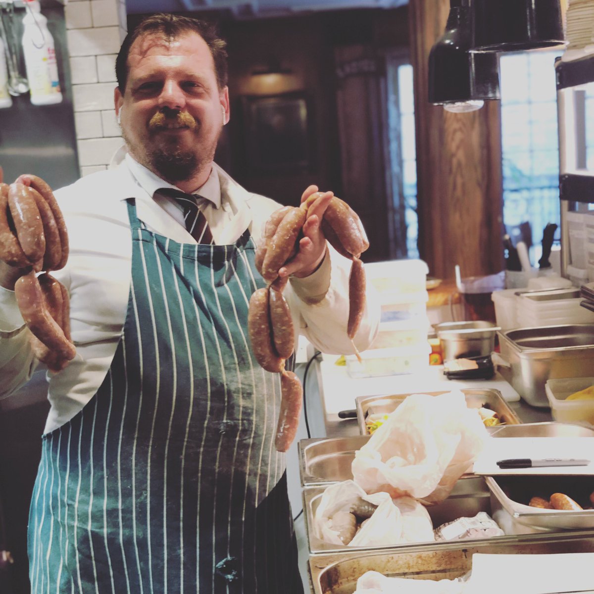One of the true champions behind tonight’s #sausageparty at @cinqueportsmargate is this guy: sausage maker extraordinaire and great lad <a href="/worgansbutchers/">C.A.WorgansButchers</a> 🙌🏼 big yourself up!! #butcher #buthery #sausageman #freshisbest #kentish