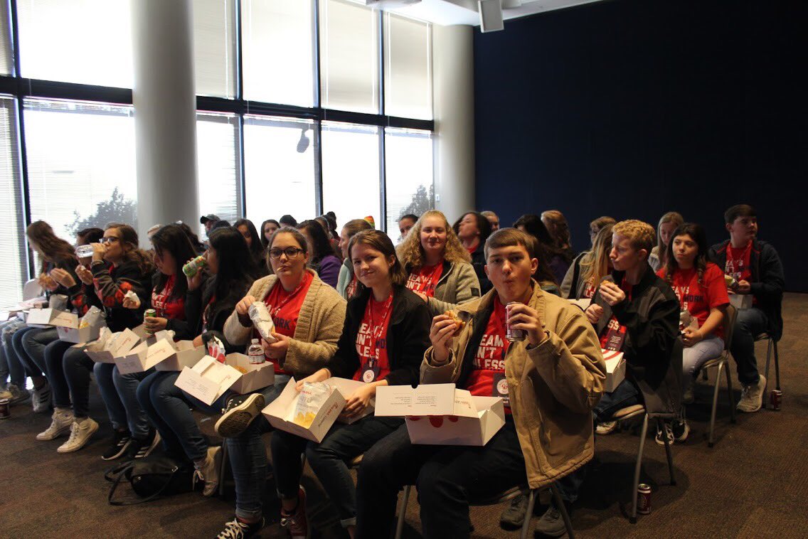 geraldinefbla's tweet photo. A room full of FBLA! #CFAtour https://t.co/f4VCO8uFZt