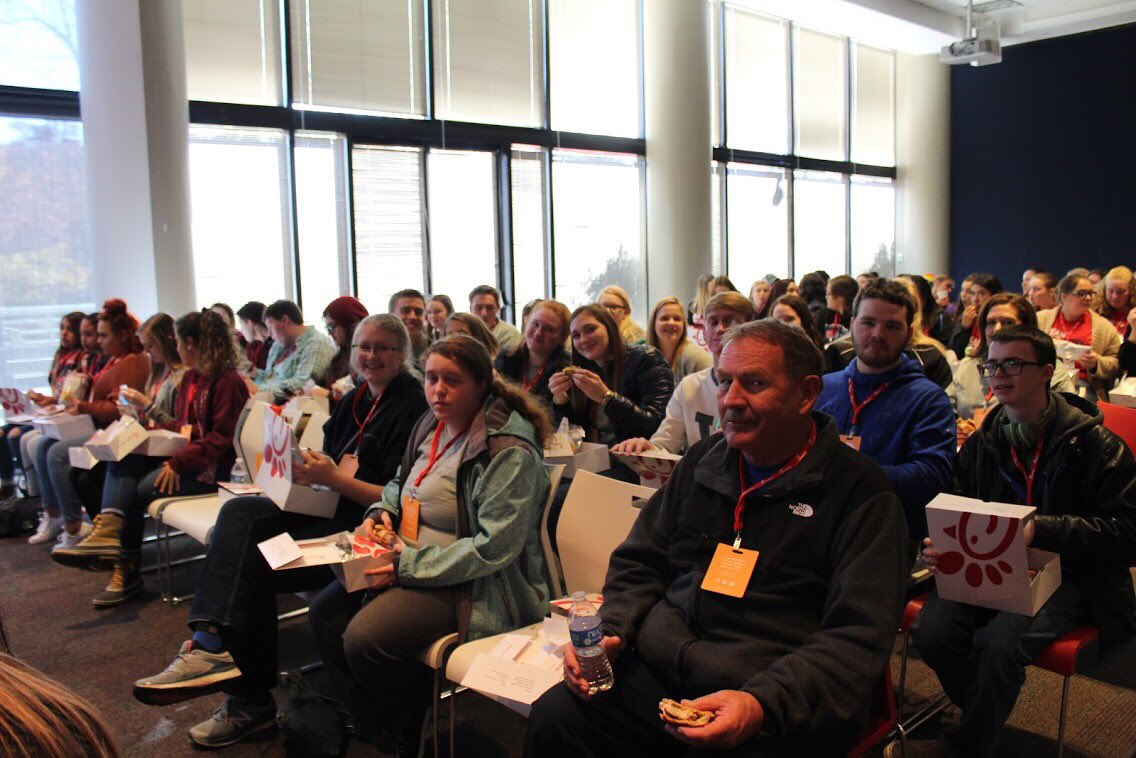 geraldinefbla's tweet photo. A room full of FBLA! #CFAtour https://t.co/f4VCO8uFZt