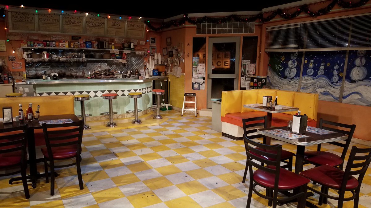 PaulFromFox5's tweet photo. Okay this set is making me hungry... #htcWAFFLECHRISTMAS @GoodDayAtlanta #fox5atl @metakungfu https://t.co/6taGmEiijo