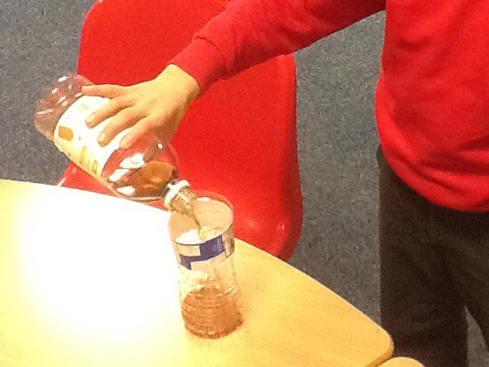 Highlees's tweet photo. In Mrs Prosser's SFA group today we were making volcanoes erupt using vinegar, food colouring, washing up liquid and bicarbonate of soda. #hefed https://t.co/a4HBCwvaLc