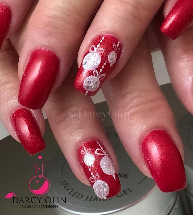 NailsbyDarcy's tweet photo. The Crown Jewel Buttercream is The Perfect Christmas Red, with a Beautiful sparkle! A few hand painted ornaments with Just White Buttercream, Tiny & Big Diamond glitter gels, to add a little more festive detail. @lightelegancehq #LERocks #GiftoftheNile #LEButtercream #glitt… https://t.co/Td0a7eGPRH