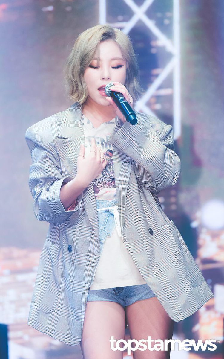 엘비아 Hwasa P A N Sims X Mamamoo On Twitter So Can We Talk