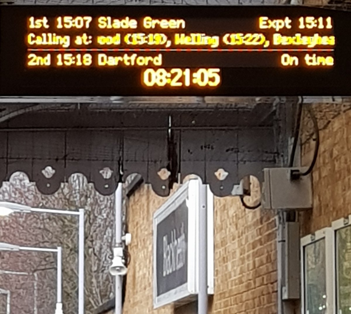 bobsgammon's tweet photo. Might be a bit late according to this board #southeasternrail #tfl https://t.co/r1fT9CPjDB