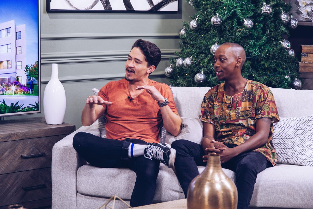 WinAHomeShow's tweet image. Those eclectic lads @NickNickSmit &amp;amp; @kehumilemate gave @thabzy_m the lowdown on their inspiration for their hanging herb garden in their kitchen on the #expressoshow today. Vote for Team Contrast Control here: goo.gl/swqWwD &amp;amp; you could win 1 of 3 fully decorated homes!