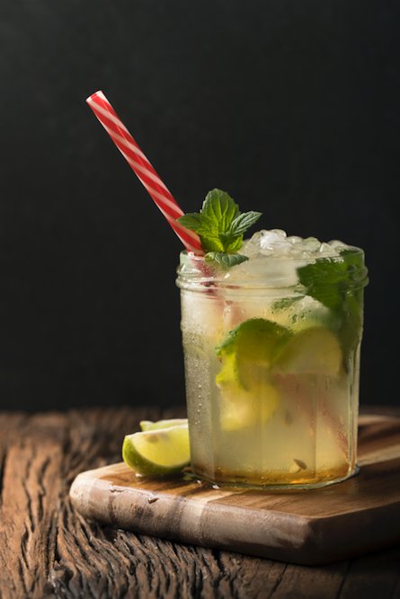 ManMagSA's tweet photo. The Southside (Gin) - Essentially a minty gin daiquiri, the Southside is a remarkably easy four-ingredient cocktail that should be a go-to for every home bartender. Get the full recipe in our latest issue #drinksđ¸ #saturdayvibes #issue76 #manmagsa https://t.co/yt5O6uLKiq