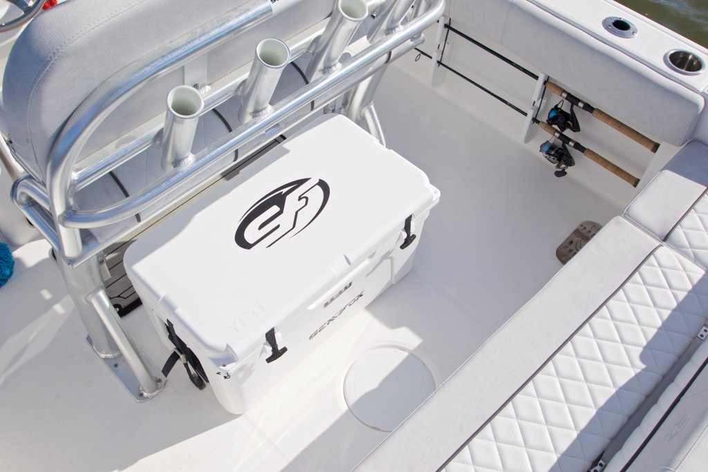seafox_boats's tweet photo. New Sea Fox models 22' and above now feature custom @yeti coolers
#centerconsole #bayboat #saltwater #saltwaterboats #saltwaterboating #saltwaterfishing #offshore #offshoreboats #offshoreboating #offshorefishing https://t.co/puZhlCvkzs