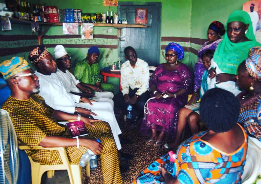 EDA4Senate's tweet photo. Engr Dr Deji Ashiru [EDA] discussing his empowerment plans with the Ijebu Ode Women leaders .

#Eda4thepeople 
#EDA 
#Womenleaders
#women
#leaders
#Empowerment 
#omoogun
#development
#leadership
#Ijebuode
#Road2senate 
#EDArized https://t.co/SIey7lBOeI