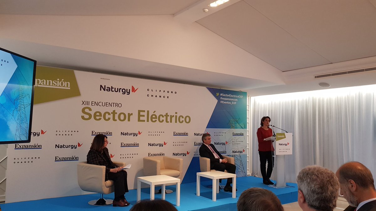 oriolvilag's tweet photo. "En la proxima decada habra grandes desafios y ENORMES OPORTUNIDADES en el sector energetico" @Teresaribera en el #sectorelectricoEXP de @expansioncom
Habra que tomar decisiones valientes. Ministra cuente con nosotros! En el ADN de @HolaLuzcom esta liderar la transformacion :) https://t.co/W3oig3p3bB