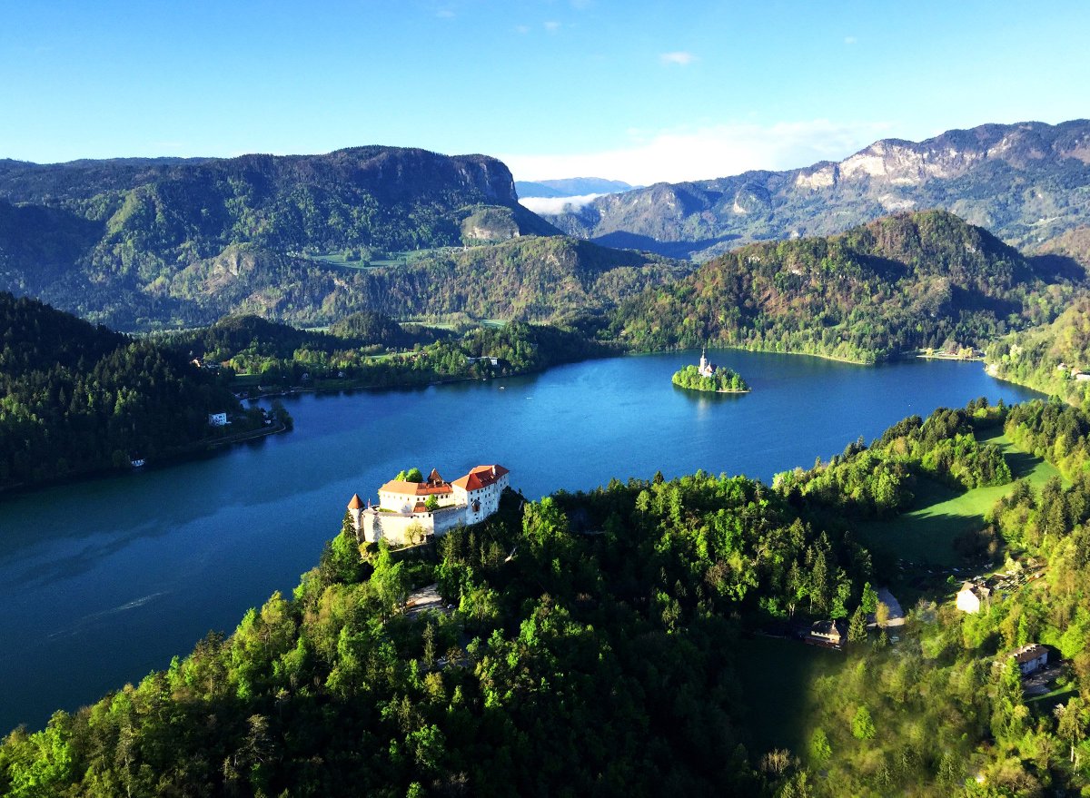 Imagine your meeting or incentive event just one step away from Triglav National Park and valleys of Julian Alps. Experience it for real at Lake Bled, Slovenia 
goo.gl/EYkyyn #IBTMWorld #Slovenia #lifeevents #incentives #ifeelsLOVEnia