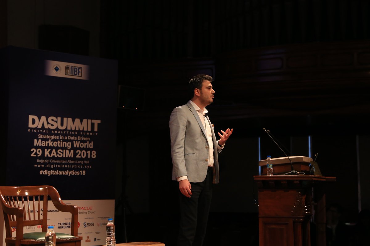 Barbaros Sel: "Tüketiciler için kalite, performans, sahip olduğu diğer cihazlara bağlanma ve mobil ödeme kolaylığı ön plana çıkıyor." #digitalanalytics18