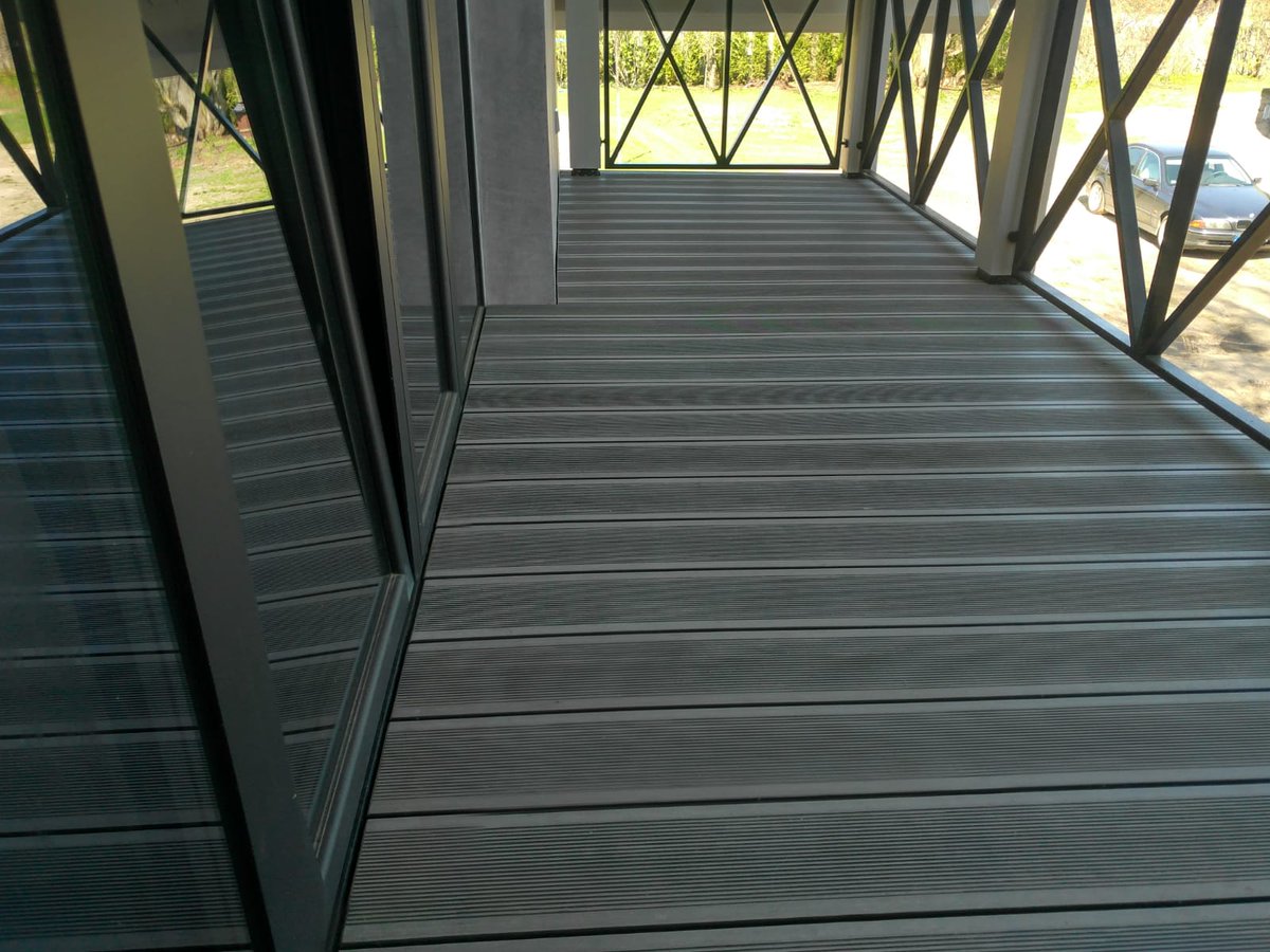 _Greendeck_'s tweet image. Balcony in Ozolnieki, Latvia! #GreenDeck #longlastingsolutions #Latvia