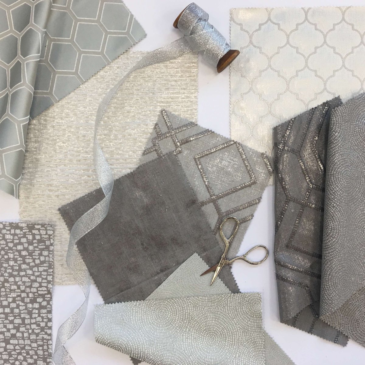 PrestigiousText's tweet photo. We can't get enough of metallics at this time of year! Don't be afraid to mix metals, especially when it comes to accent cushions and accessories in fabrics from our Phoenix and Odyssey collections ✨ https://t.co/hSNtV4Hszz