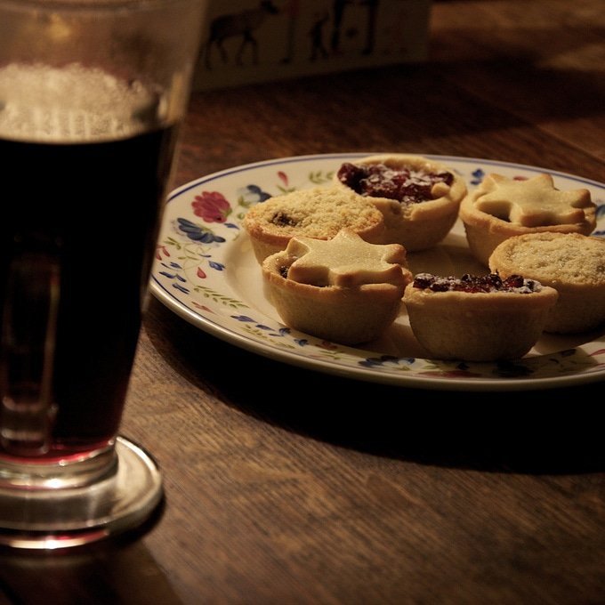 Mulled wine and mince pies at Etsy Made Local Plymouth!🍷 Apple juice and a mince pie will be £1.75, mulled wine and a pie will be £2. We can't wait to see you there!😍😍😍

.
 #plymouthfood #plymouthevents