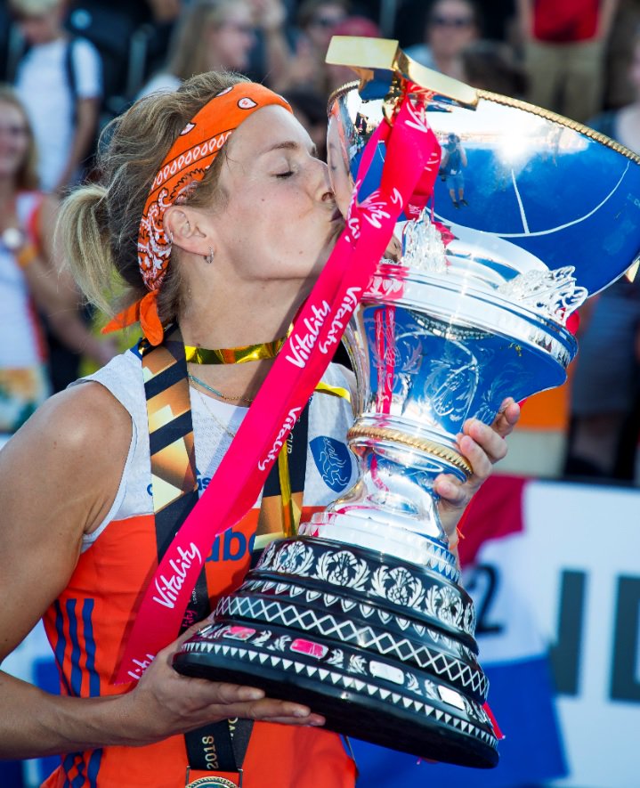 KNHB_NL's tweet image. BEDANKT! @CarlienDirkse voor alle mooie jaren en prachtige momenten. We hebben van je genoten!