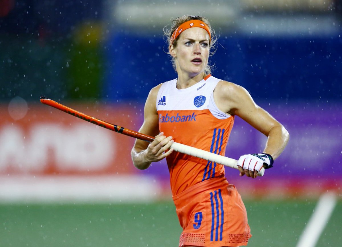 KNHB_NL's tweet image. BEDANKT! @CarlienDirkse voor alle mooie jaren en prachtige momenten. We hebben van je genoten!