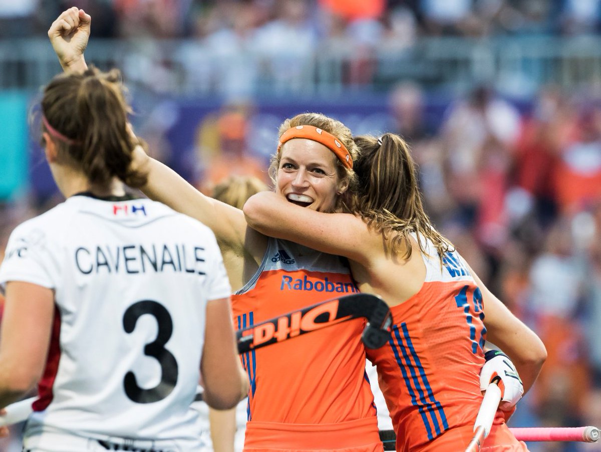 KNHB_NL's tweet image. BEDANKT! @CarlienDirkse voor alle mooie jaren en prachtige momenten. We hebben van je genoten!