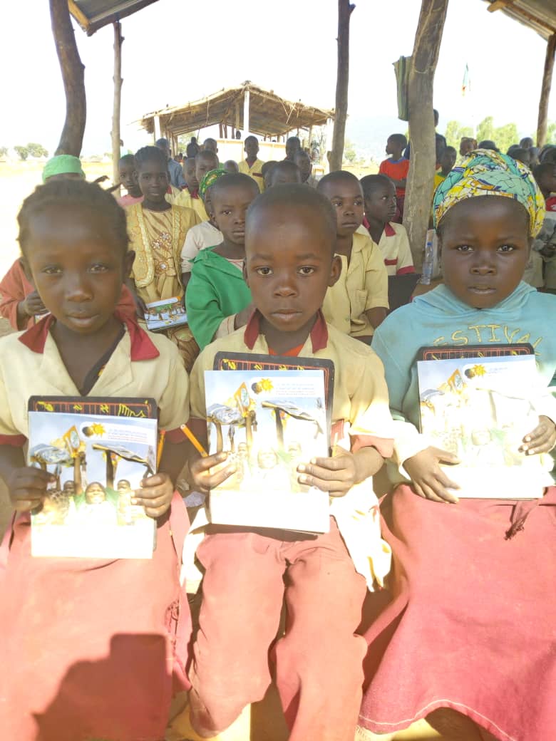 We strongly encourage Young girls in far north region of Cameroon  to go to school!
Thank you to all our partners!
Let's share to relieve!