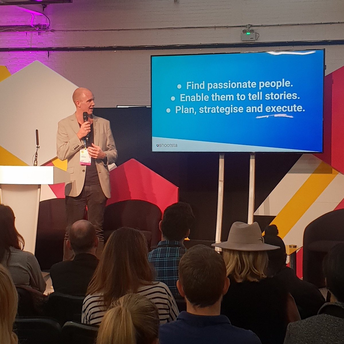 ShootstaVideos's tweet photo. It’s day 2 of @MADFESTLONDON ! To celebrate, here’s a shot from yesterday of Bazz Deans, #Shootsta VP of Europe, talking robust, scalable always-on video that educates, immerses, and empowers.
#ShootTodayShareTomorrow #MADFestLondon https://t.co/VzkhyOS9R4