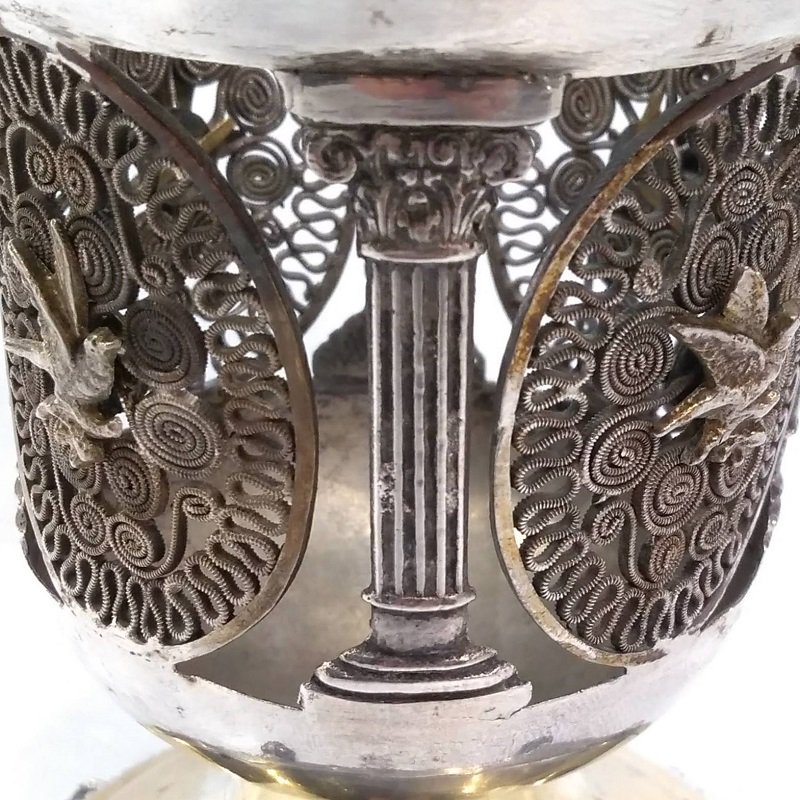 A Fine Silver Gilt Pair of Pompeiian Kantharoi Replicas – Joseph Cohen  Antiques