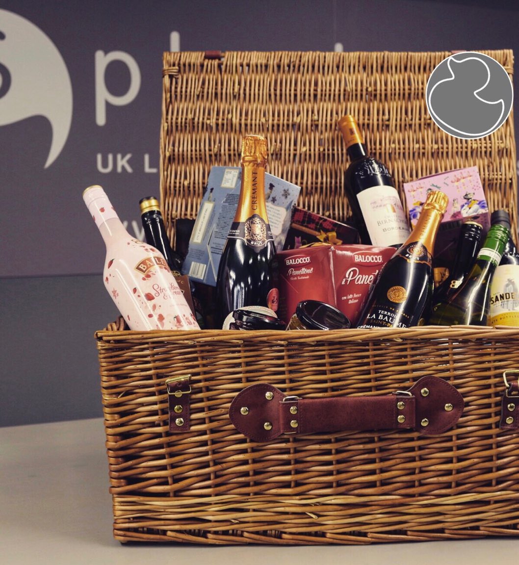 splashpoolsltd's tweet photo. WIN WIN WIN - 
TO BE IN WITH A CHANCE OF WINNING ONE OF OUR ‘HAMPERS’ WORTH £1000 (Treats added weekly until the competition ends) 

PLEASE COMPLETE THE FOLLOWING:

💦Like Splash Pools Home Page

💦Follow splash Pools Home Page

💦Share Splash Pools Page 
#keepfollowingtheduck https://t.co/jvssVVg1qq
