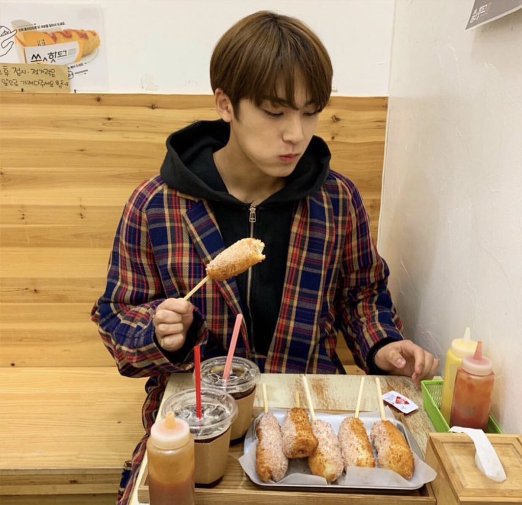 DtKStdvV4AIw9WN?format=jpg&name=medium