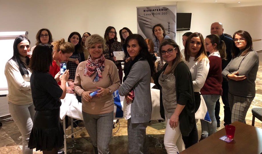 Lavatronsthetic's tweet photo. BIODIATERMIA LavaTRON realizó este pasado 26 de Noviembre el Curso de Actualizaciones teórico-práctica en tratamientos estéticos. Muchas gracias a todos!!

#biodiatermia #estetíca #medicinaestética #formación #lavatron https://t.co/V0p5HQMDJ4