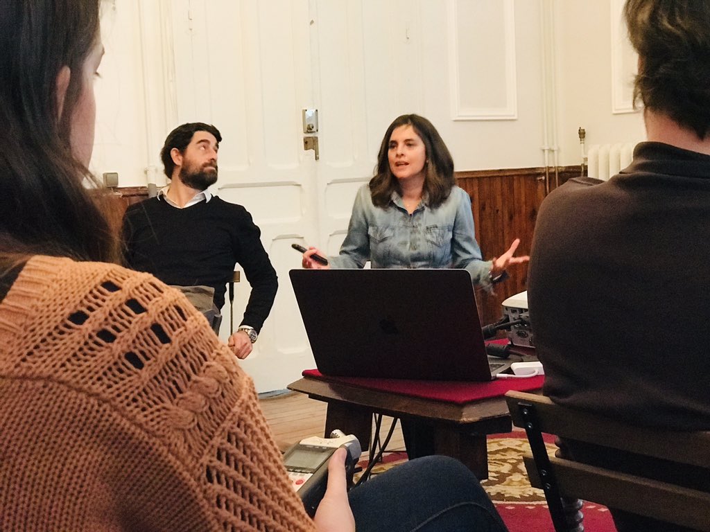 MiguelPereira's tweet photo. ‘El #neuromarketing en general tiene poco de neuro y mucho de marketing’. @soniamonbas nos cuenta en el #keynoise de @darwinsnoise cómo trabajan científicamente el #MindDecoding con el Laboratorio de Neurociencia Cognitiva del Centro de Tecnología Biomédica (UPM). Fascinante. https://t.co/pPddSuXAJ4