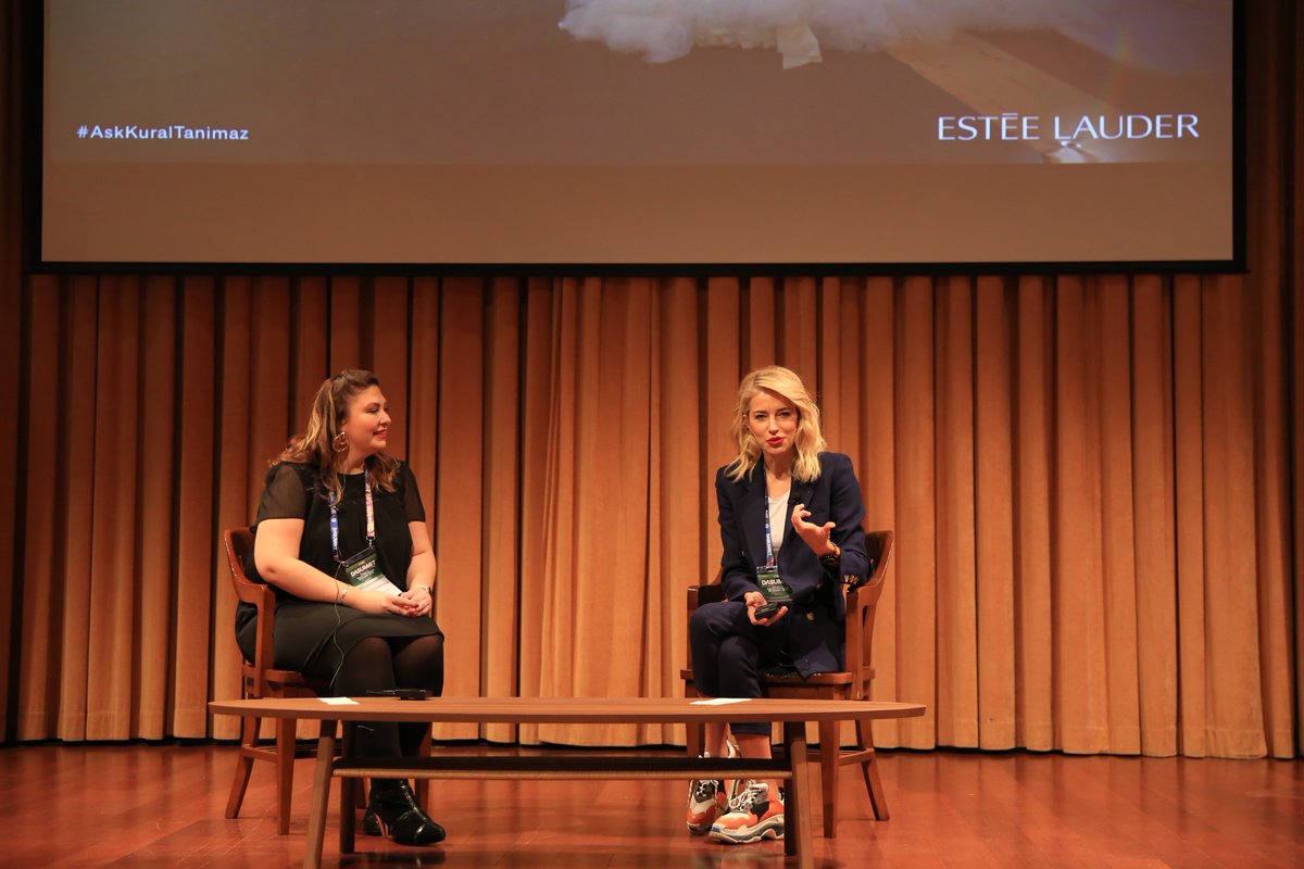 "Influencer Pazarlaması ve Marka İşbirlikleri" konusunu konuşmak üzere Sunucu ve Oyuncu Burcu Esmersoy ve Papatya Karadede Sahnede!
#digitalanalytics18 <a href="/EsteeLauderTR/">Estee Lauder Türkiye</a> <a href="/besmersoy/">burcu esmersoy</a>