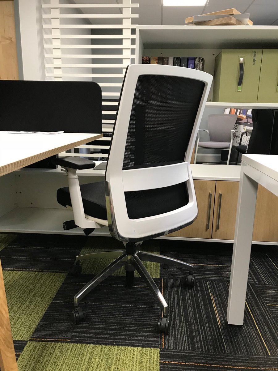 ChairsComplete's tweet image. Mobili Nero Task Chair 

Only £248.00

Visit our Website: completeofficechairs.co.uk/products/mobil…

#office #chair #executive #ergo #ergonomic #mesh #chrome #refurbishment #officechair #comfort #work #showroom #discount #manager
