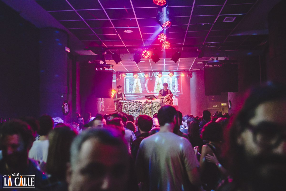 Sala_LaCalle's tweet photo. ¡Ya están en nuestro #Facebook las fotos de las fiestas @FestivalMarvin, @lamelonaEC y @Keroxen + #CanariasCrea del @Monkeyweek! 
👉 https://t.co/4yaiBDp1DN 
#Sevilla #música #livemusic #MonkeyWeek10 https://t.co/RP6yXDSWag