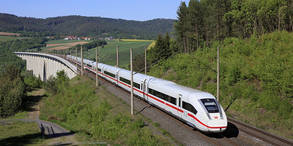 Hallo <a href="/DB_Bahn/">Deutsche Bahn Personenverkehr</a>! Künftig können Deutsche Bahn Kunden mit paydirekt ihre Fahrkarten sicher, einfach und direkt vom Girokonto bezahlen. Damit erschließt #paydirekt eine weitere Branche und Zielgruppe. 🚄 Mehr Infos: paydirekt.de/presse/deutsch…