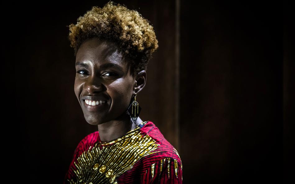 LaContraLV's tweet photo. “Me discriminan por mujer, y por negra, y por musulmana”, Rokhaya Diallo,, periodista y activista feminista y antirracista. https://t.co/bpkRQUIgYb por @amelanovela https://t.co/Qhp1VjbpIA