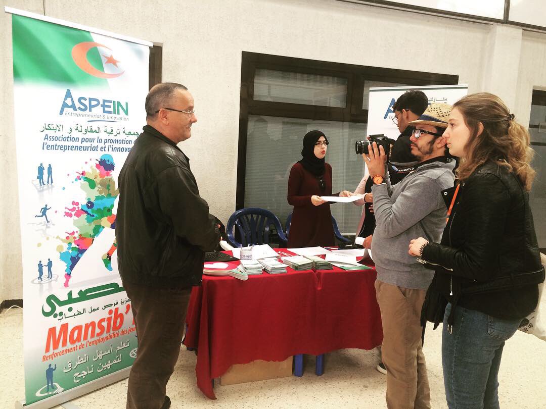 Aspein31's tweet photo. Dernière chance pour nous rendre visite 🤩😁💪💪
Marhba bikom 😁
#day_2 #Aspein #forum #innov_emploi #grdr #innov_asso #associations #travail #entrepreneuriat #innovation #oran #afd #paje #mcnour #pépinière_dentreprises https://t.co/ghB6WqRplE